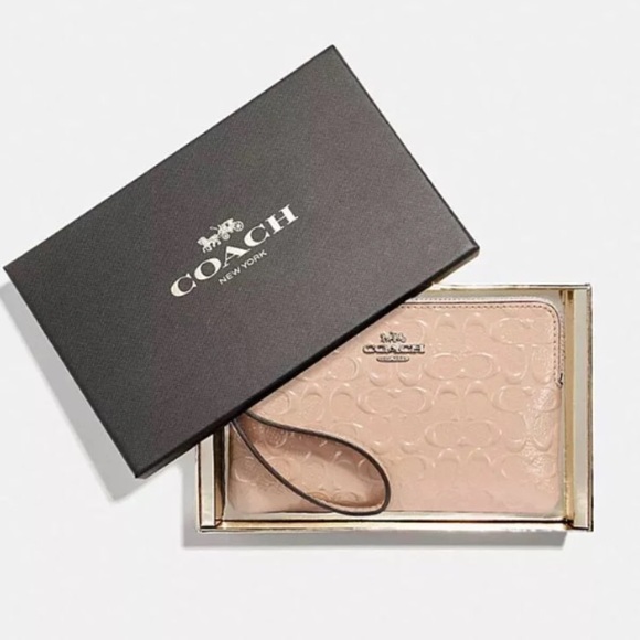 Coach Boxed Corner Zip Leather Wristlet - Picture 1 of 6